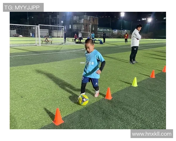 球星身体训练方法与技巧解析提升足球竞技表现的科学路径